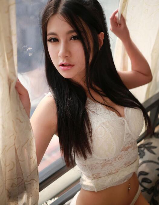 예쁜 모델 李七喜