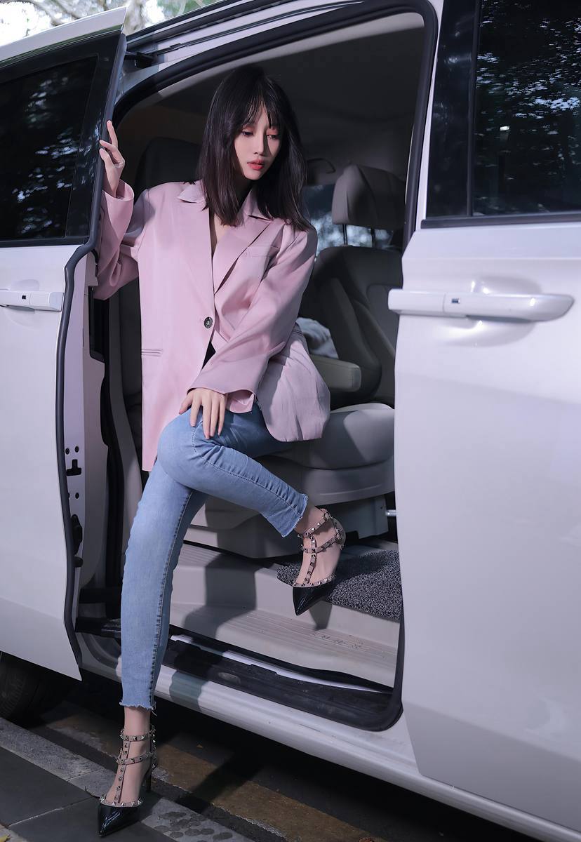 [XiuRen] VOL.6355 모델 Yue Er Yue Er